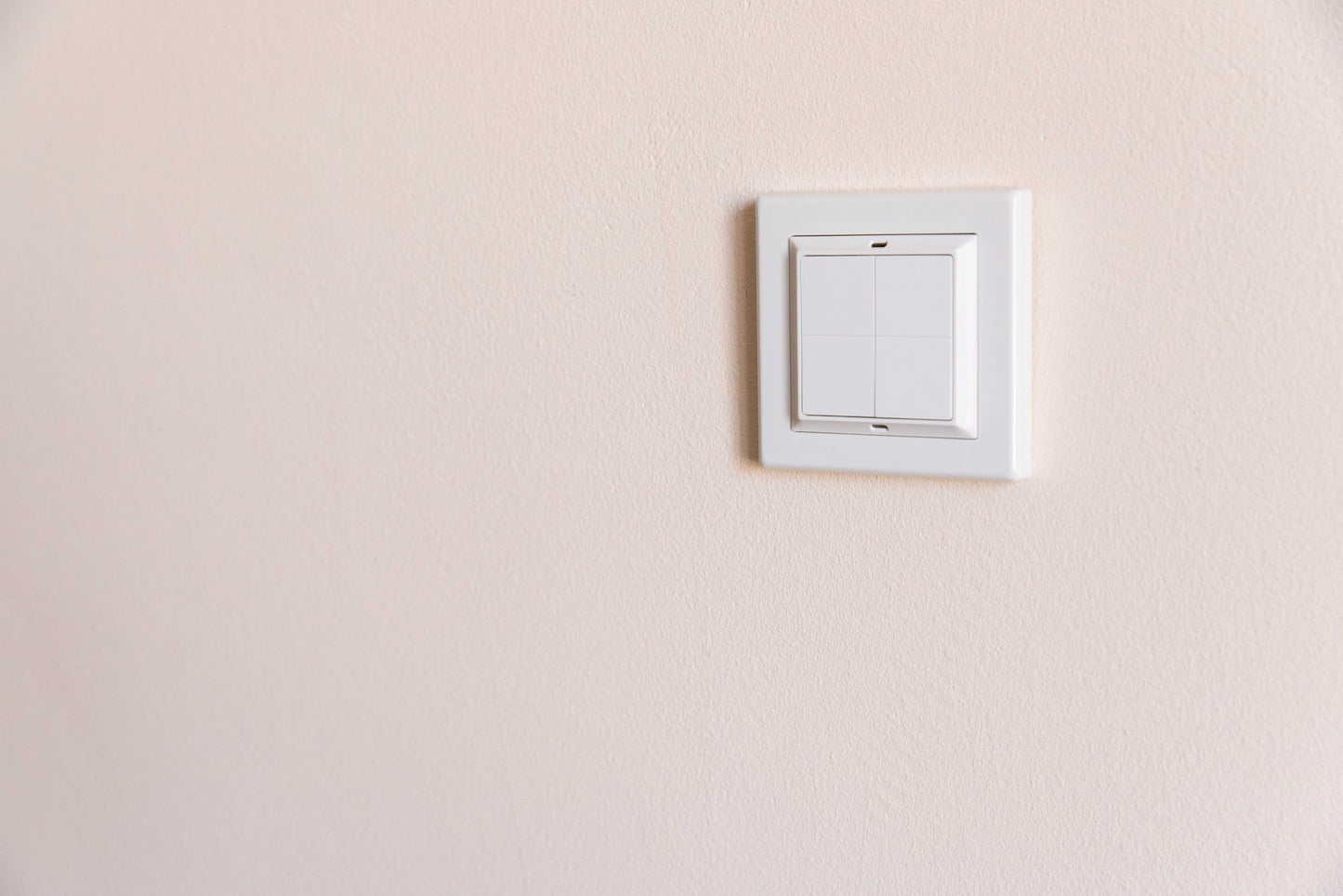 shelly Adattatore per interruttore a parete Shelly Gira e Merten - Shelly Wall Switch Adapter Gira and Merten